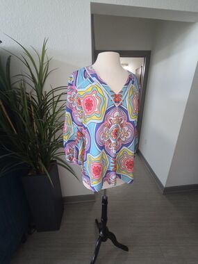 Crosby by Mollie Burch Floral Print Top in Pastel Multi